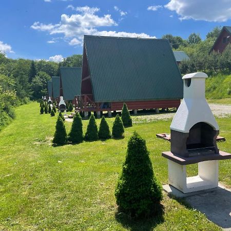 Uweronci Hotel Ustrzyki Dolne Eksteriør billede