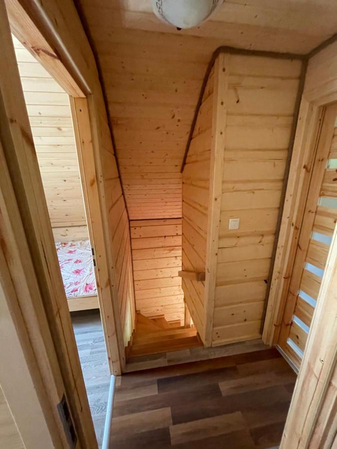 Uweronci Hotel Ustrzyki Dolne Eksteriør billede